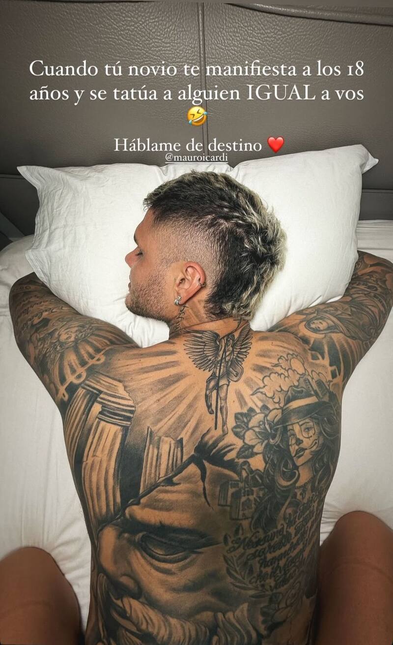 La historia tomada por la argentina enfocando los tatuajes en la espalda de Icardi.