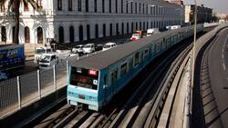 Reabren estaciones de Línea 2 de Metro de Santiago tras emergencia por persona en la vía