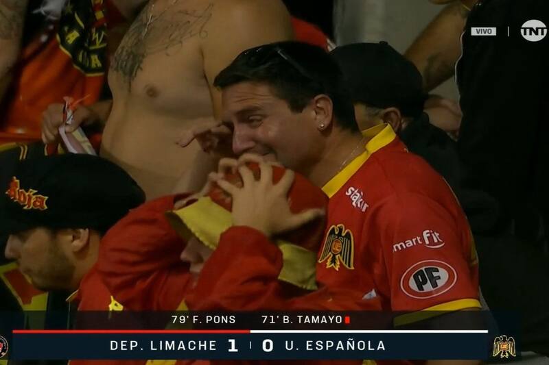 Fanáticos hispanos reaccionan a la derrota ante Deportes Limache.