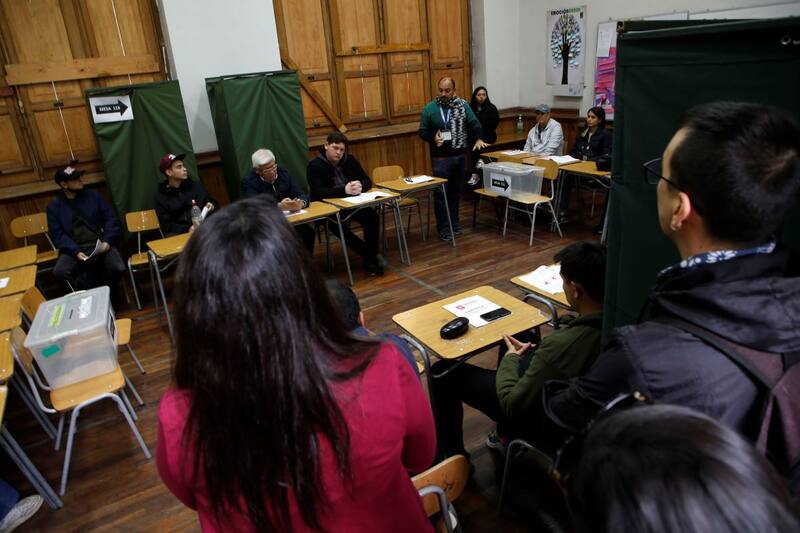 El Servel confirmó los horarios de apertura y cierre de mesas para este domingo 7 de mayo. Foto: ATON.