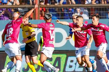 “Hay penales que por mucho menos son cobrados”: Juvenal Olmos estalla por penal no cobrado a Palestino