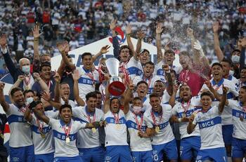 Chapa Fuenzalida le mandó un recado a Colo Colo: "Digan lo que quieran, nadie nos iguala"