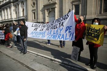 Convención Constitucional aprueba declaración por presos del Estallido Social y "militarización en Wallmapu"