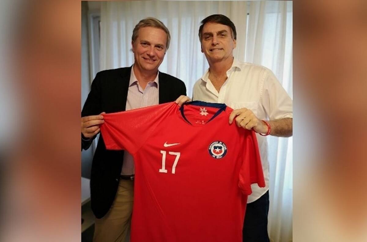 Hijo de Bolsonaro manda mensaje de apoyo a José Antonio Kast