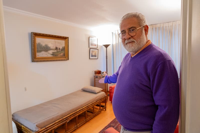 El psiquiatra y exarquero azul aceptó la invitación a introducirse en la mente del hincha chileno del fútbol y de algunas figuras.