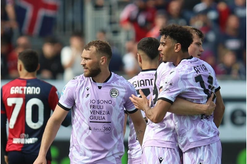 Los friulanos festejan la victoria sobre Cagliari. Foto: EFE.