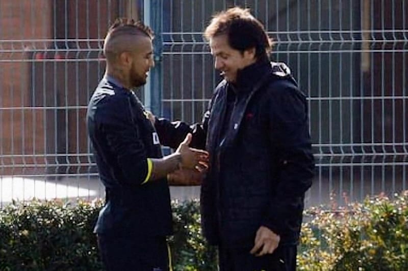 El nuevo técnico interino de Colo Colo dirigió al volante en su formación.