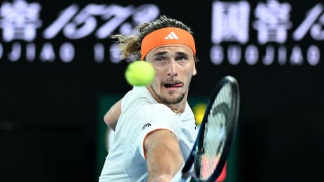 Zverev a semifinales del Australian Open y enorme batacazo en damas