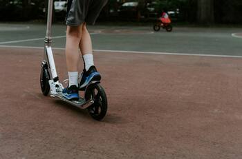 Nuevo servicio de scooters de uso público llega a Concepción: ¿cuándo empieza a funcionar?