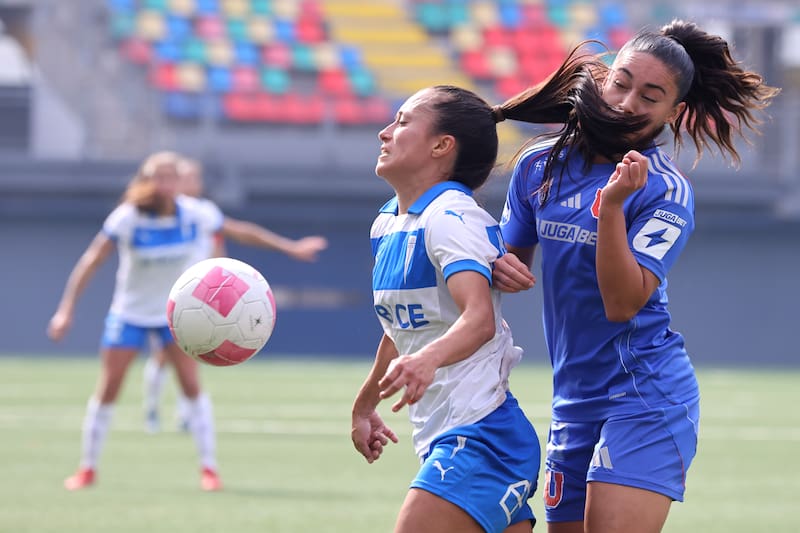 Partido entre Universidad de Chile y Universidad Católica. Foto: Agencia Aton.