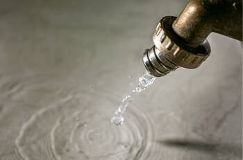 Aguas Andinas confirma corte de suministro en sector de importante comuna de la Región Metropolitana