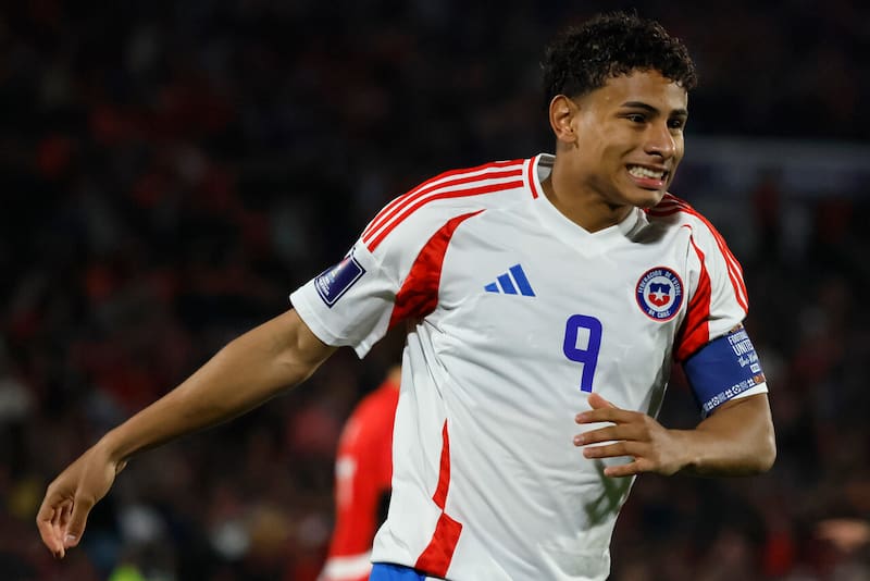 En el Estadio Elías Figueroa de Valparaíso se juega el duelo de octavos de final. Foto: Photosport