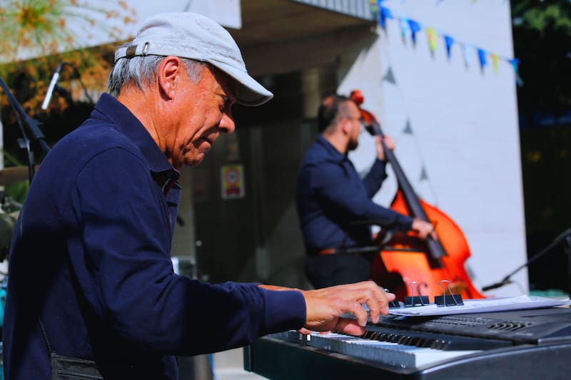 Uno de los tantos panoramas que Santiago ofrece este 12 de marzo. Créditos: Aton Chile.