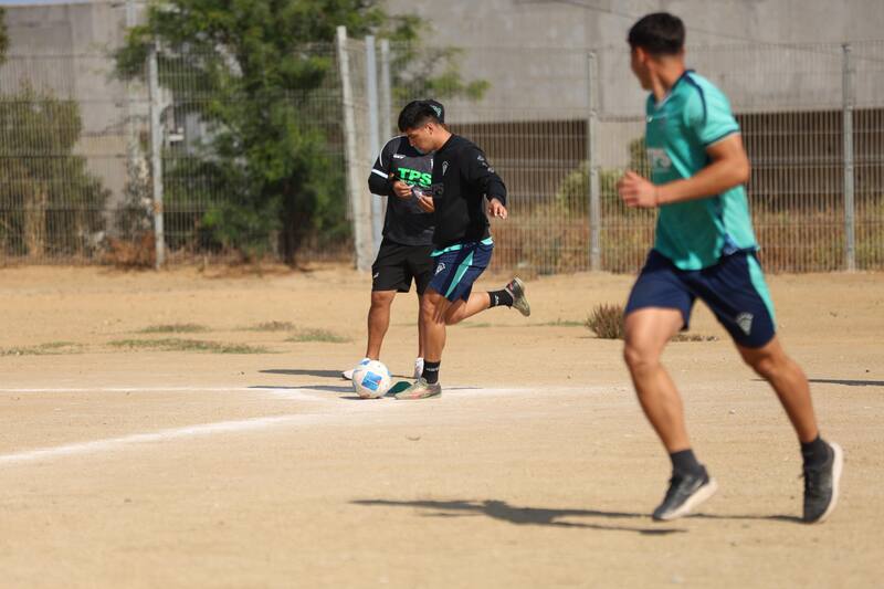 El club entrenando en Alejo Barrios. Fotos: Comunicaciones Santiago Wanderers.