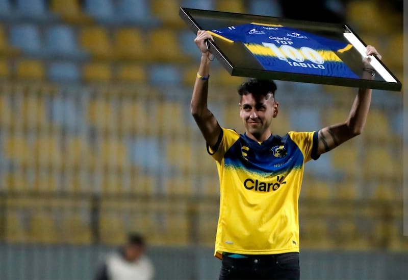 El tenista nacional volvió a ser homenajeado por Everton de Viña del Mar tras ganar el ATP 250 de Chengdú.