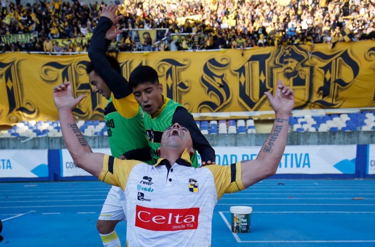 Coquimbo Unido retornó a la Primera División del fútbol chileno de la mano de Esteban Paredes