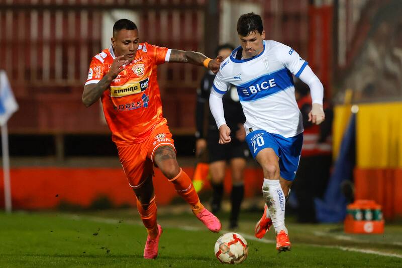 Los Cruzados derrotaron por un contundente 4-1 a los loínos en la primera rueda del Campeonato Nacional 2024.