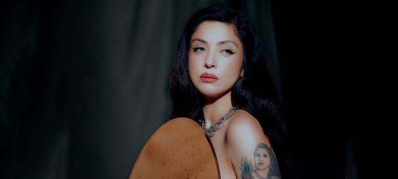 Mon Laferte es una cantante chilena radicada en México.