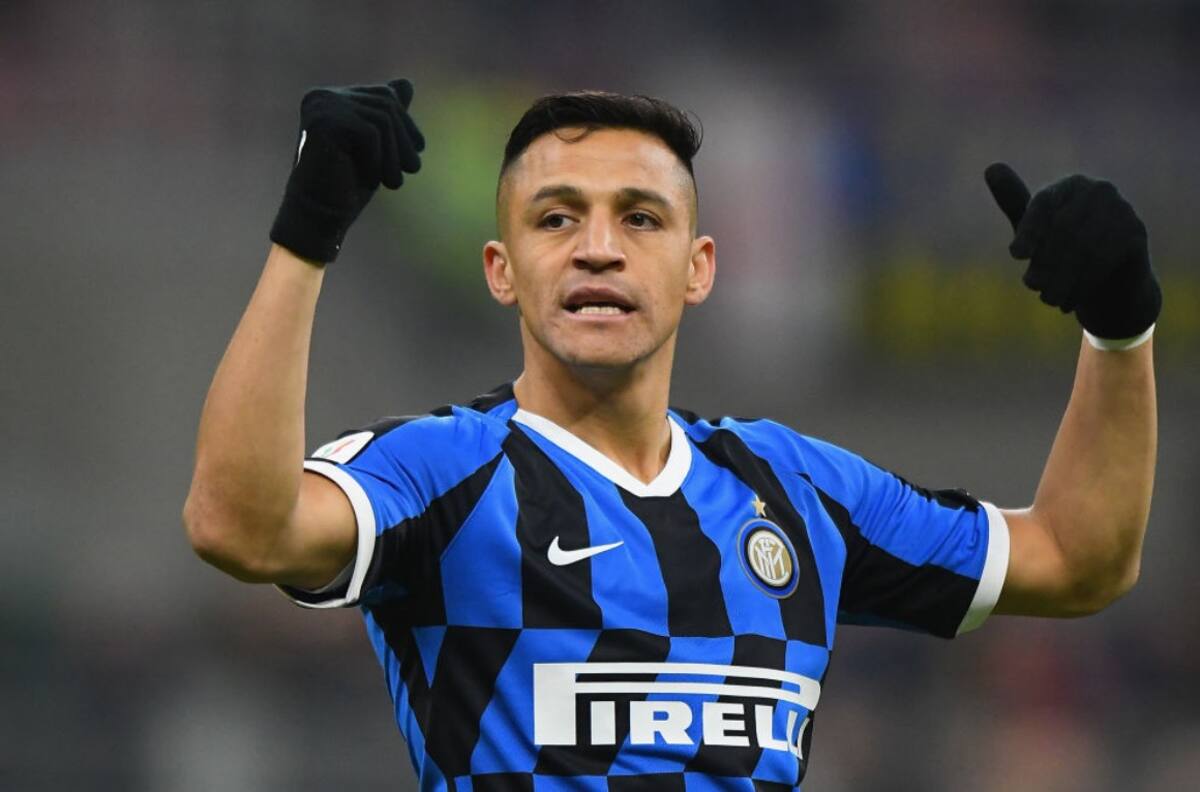 Elegancia total: Así llegó Alexis Sánchez al Derby de Milán