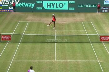 VIDEO | Kyrgios está completamente loco: el show del australiano con el que borró a Carreño en Halle