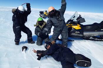 Hallan meteorito de casi 8 kilos en la Antártida: Sería de los más grandes encontrados en la zona