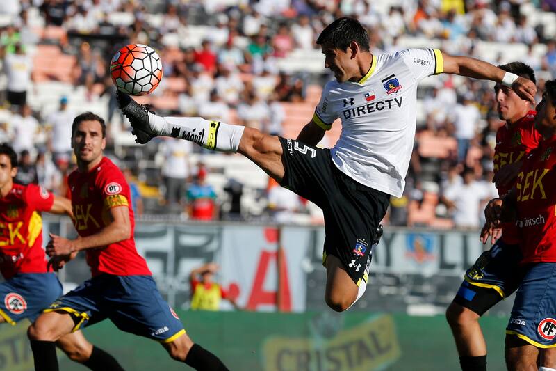 Gesto técnico que no requiere mayores descripciones. El defensa albo siempre se destacó por la complementación del despliegue físico con la claridad.