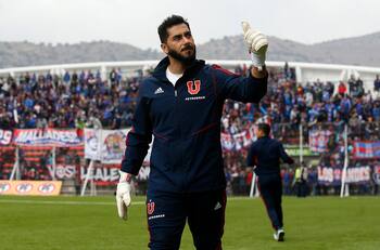 ¿Quién debería ser titular en la 'U'? Los números de Johnny Herrera y Fernando De Paul