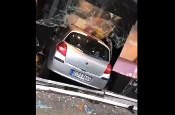 VIDEO | Un fallecido y 10 heridos: Conductor atropella a una multitud de personas en Berlín