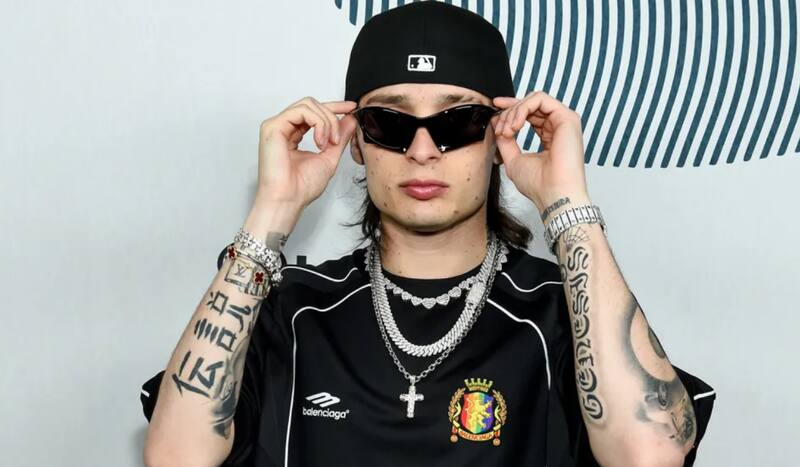 y su drástico cambio de look.