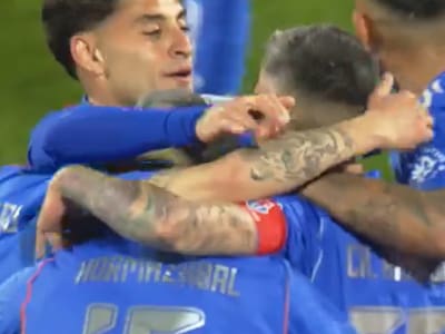 VIDEO | El gesto de Javier Altamirano con Charles Aránguiz que se volvió viral en redes