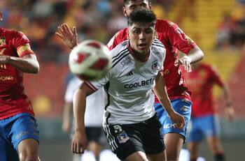 Gustavo Biscayzacú llora la partida de Damián Pizarro: “Colo Colo debe vender continuamente”