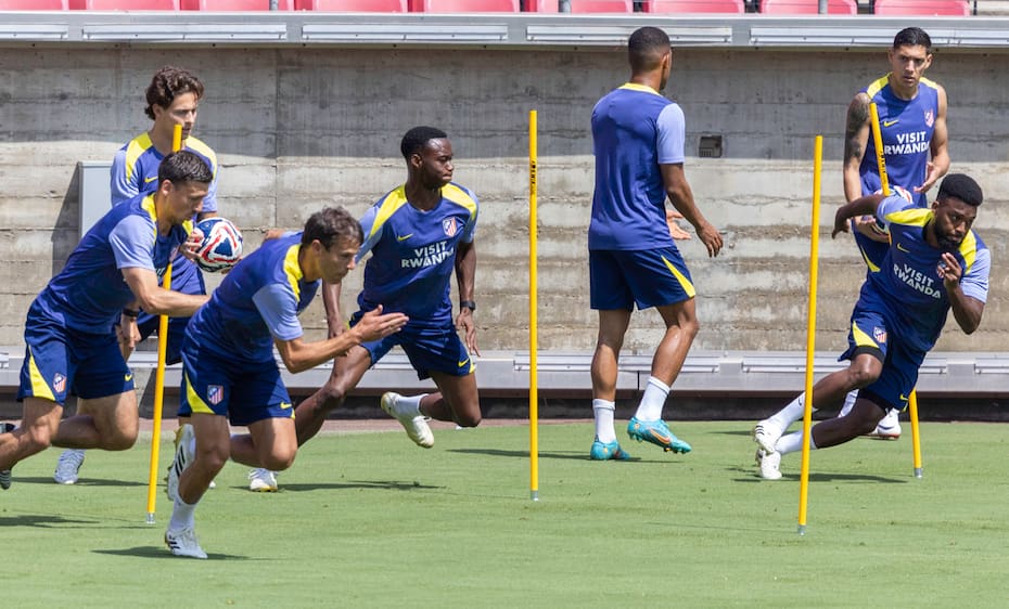 se preparan para debutar contra el PSG. Foto: EFE.