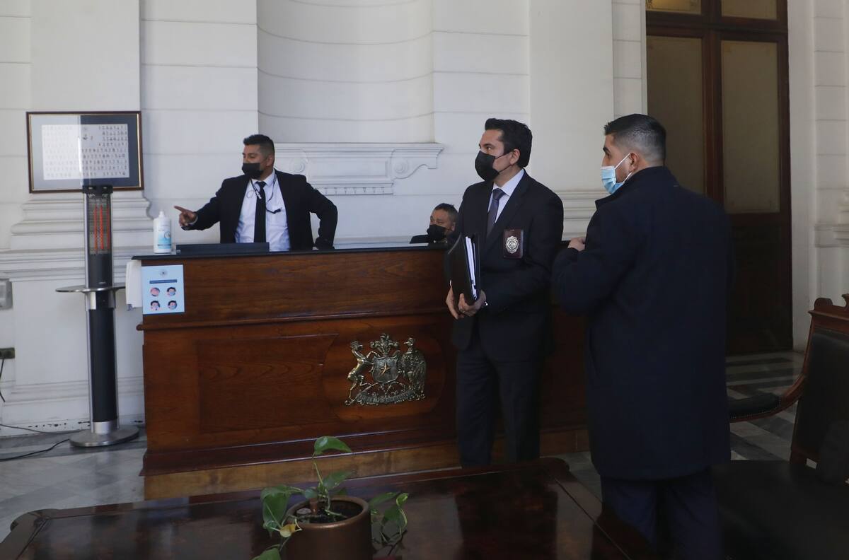 Caso Rojas Vade: PDI llega a la Convención por primeras diligencias