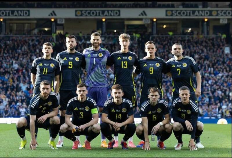 nunca ha logrado avanzar de fase de grupos. Foto:@andyrobertson