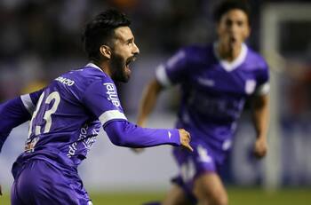 Ex Colo Colo Mathias Cardacio sufrió graves quemaduras en sus piernas