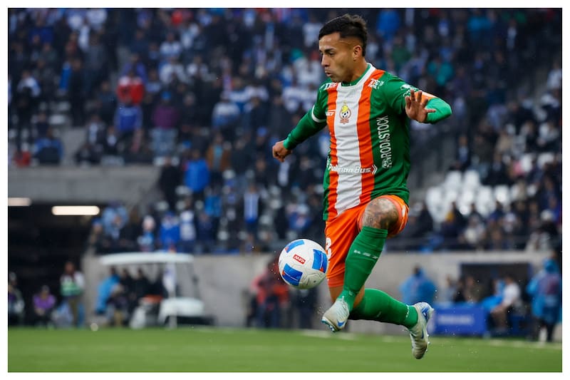 El volante deberá definir su futuro para la temporada 2026. Foto: Agencia ATON.