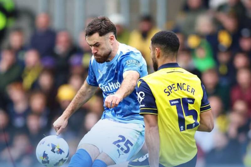 El seleccionado chileno tuvo un opaco rendimiento en el partido ante Middlesborough. Foto: Instagram @dcfcofficial.