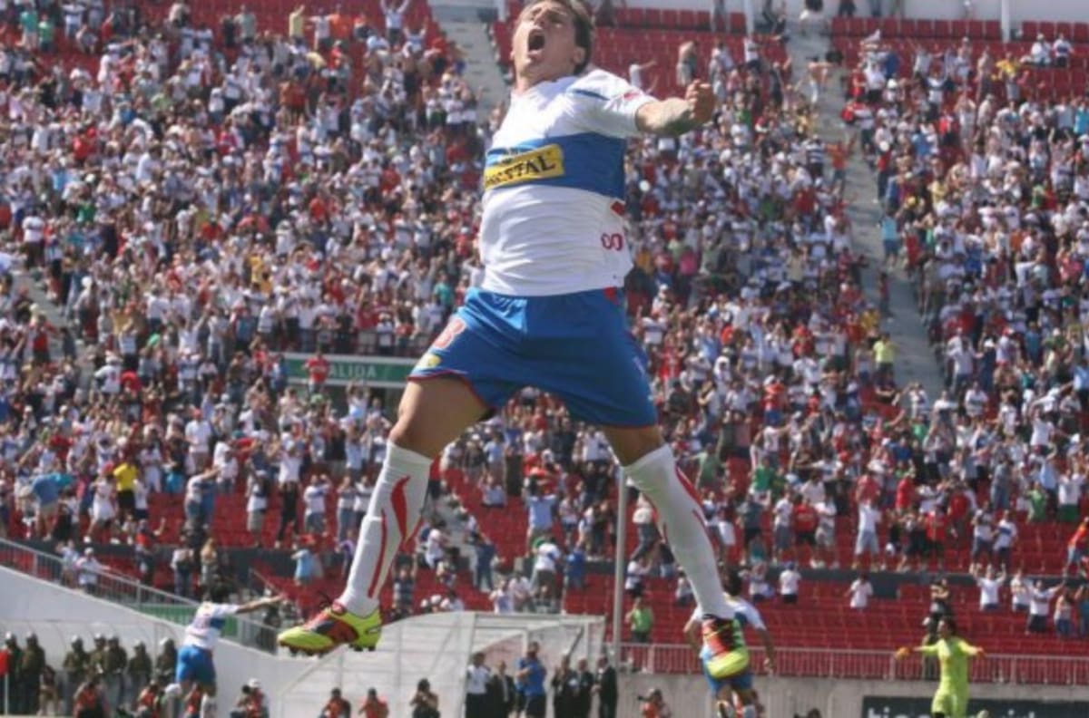 VIDEO | La UC saludó al cumpleañero Darío Bottinelli recordando su golazo de tiro libre a la U