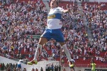 VIDEO | La UC saludó al cumpleañero Darío Bottinelli recordando su golazo de tiro libre a la U