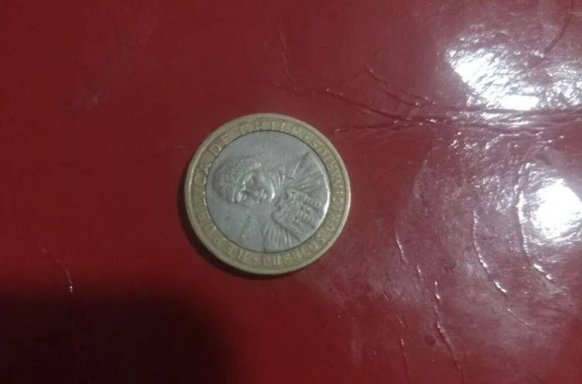 Numismática: Esta es la moneda fallada de 100 pesos chilenos que se vende a $1.500.000
