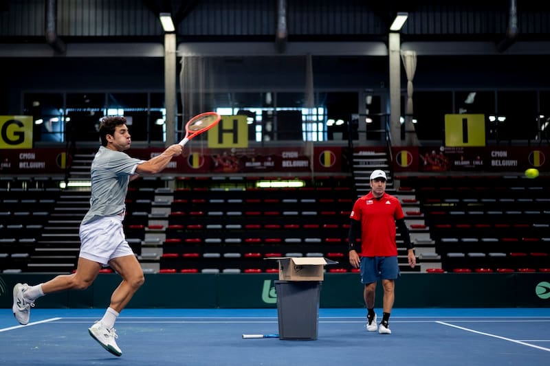 El tenista preparándose para la Copa Davis de Chile vs Bélgica.
