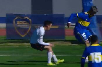 VIDEO| Lo que perdió la U: Brandon Cortés enloqueció a los argentinos con jugada "a lo Juan Román Riquelme"