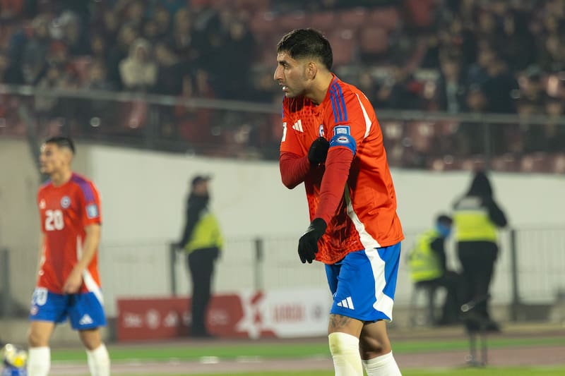 Guillermo Maripán en el duelo frente a Argentina por Eliminatorias 2025. Foto: Felipe Escobedo