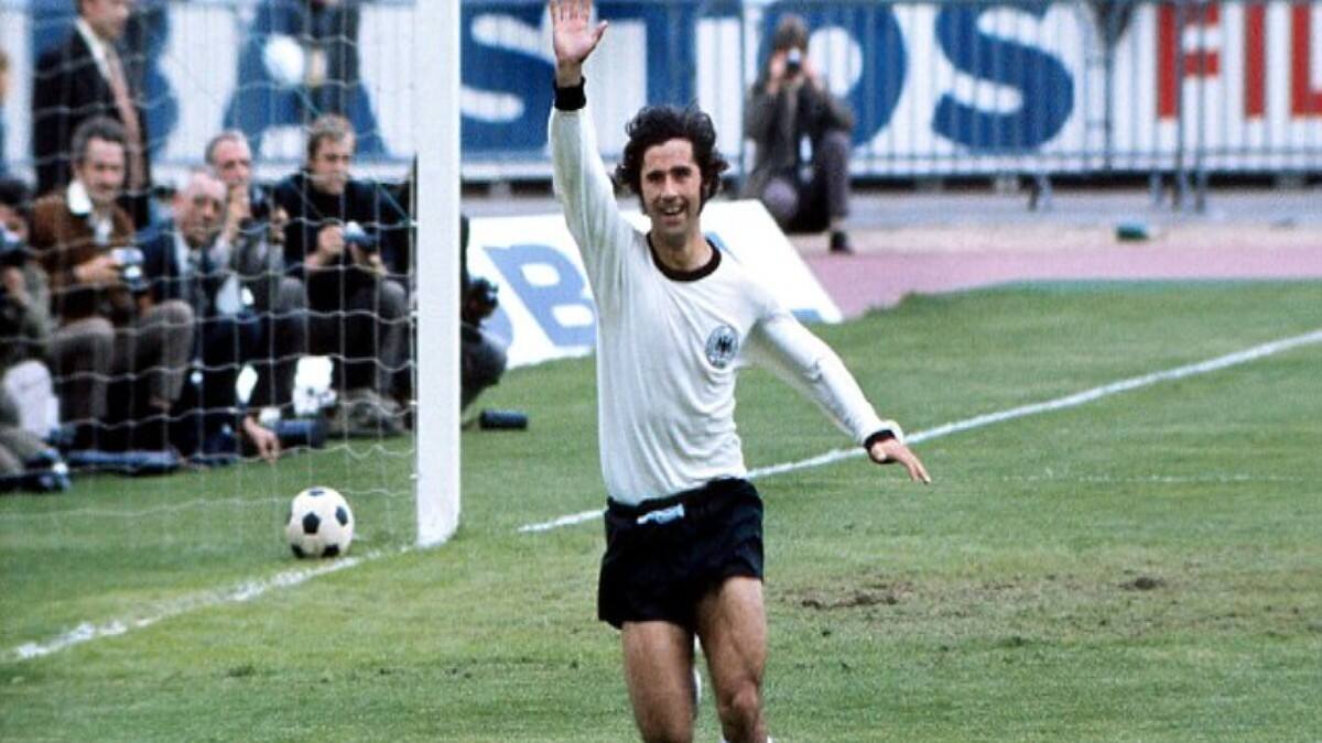 "Pollo" Véliz y su recuerdo de Gerd Müller: "En el área era temible, pero no lo considero como uno de los mejores delanteros de la historia"