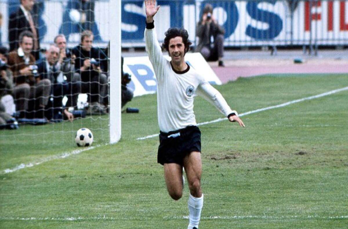 "Pollo" Véliz y su recuerdo de Gerd Müller: "En el área era temible, pero no lo considero como uno de los mejores delanteros de la historia"