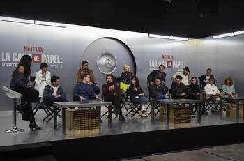 "La Casa de Papel" cambia su épica de guerra por una narrativa más emocional para su final