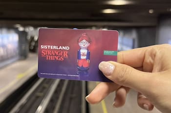 Metro de Santiago lanza Tarjeta Bip! edición Sisterland Stranger Things: En estas estaciones la puedes conseguir