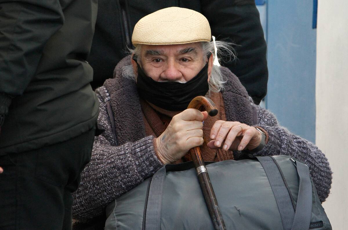 Tito Fernández, “El Temucano”, se entregó a la justicia tras orden de detención en su contra