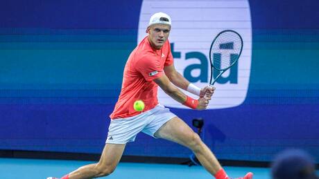 Quién es Jakub Mensik, el checo de 19 años y flamante campeón de Miami al que Novak Djokovic llenó de elogios