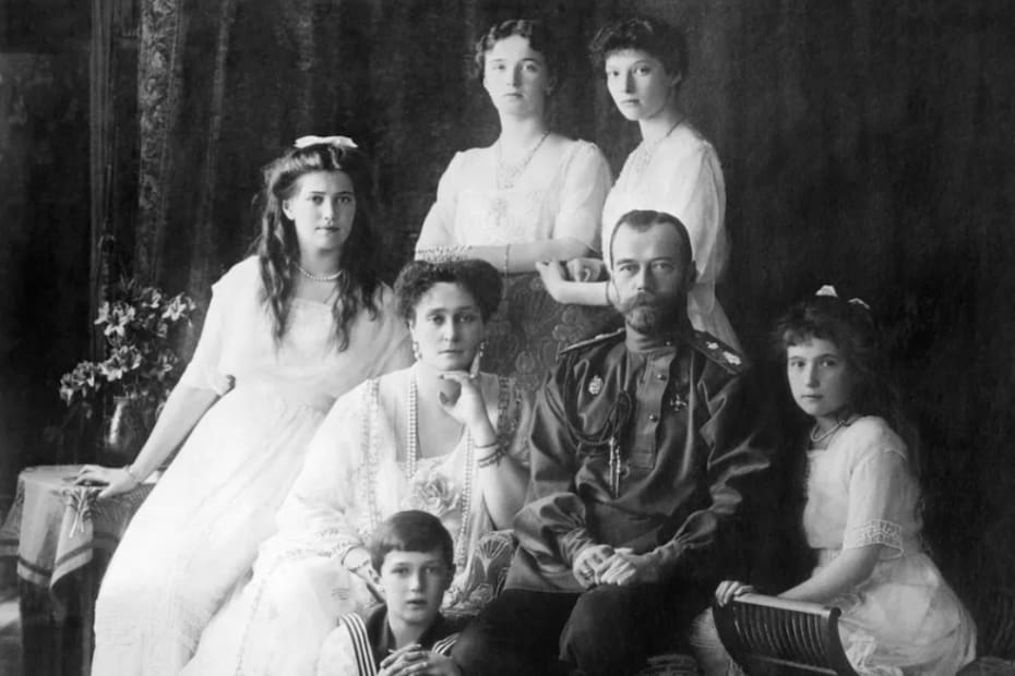 Esta jornada se registra uno de los últimos momentos de la dinastía Romanov.